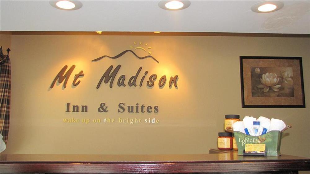 Mt. Madison Inn & Suites Gorham Interior photo
